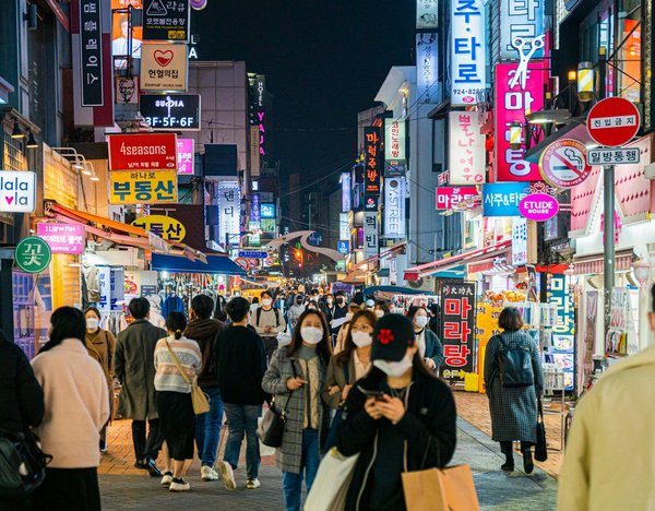 Comment découvrir les marchés nocturnes en Corée du Sud sans guide?